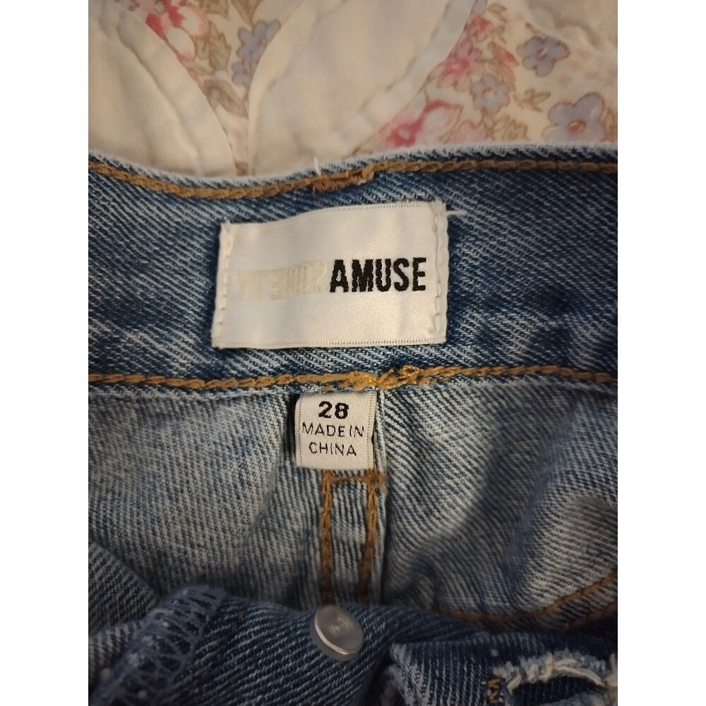 Amuse Society Distressed Denim Shorts Size 28 - Picture 4 of 8